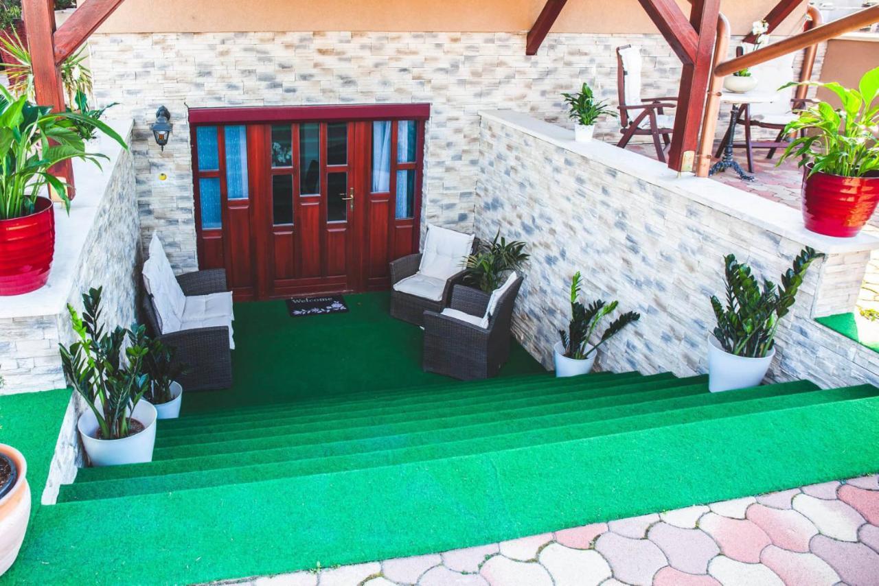 Barackos Wellness Villa Fót Exteriör bild